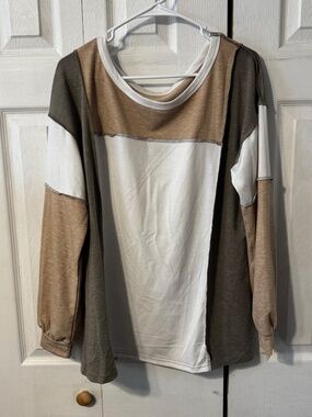 Color Block Raw Seam Boutique Brand Long Sleeve Top - Size Large